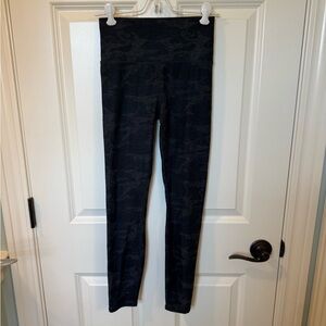 Vuori clean elevation leggings black camo XS